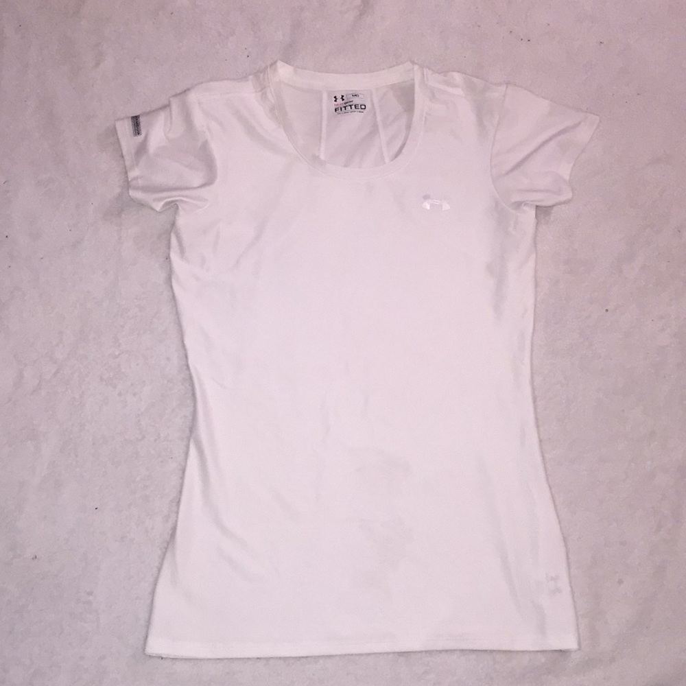 White under armor short sleeve top